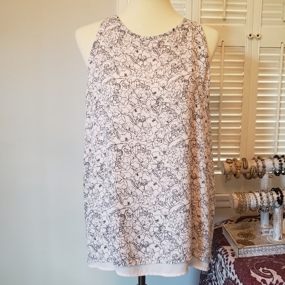 Lila Rose Tops - (#4) Beautiful Sleeveless Blouse